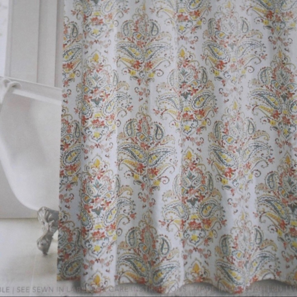 Envogue Paisley Shower Curtain